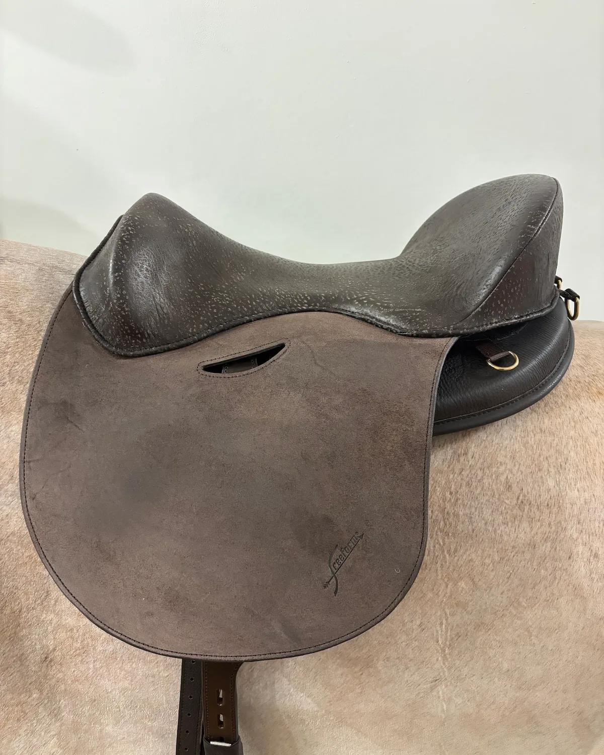 Freeform Muli-Sattel Detailaufnahme – sattel-baumlos